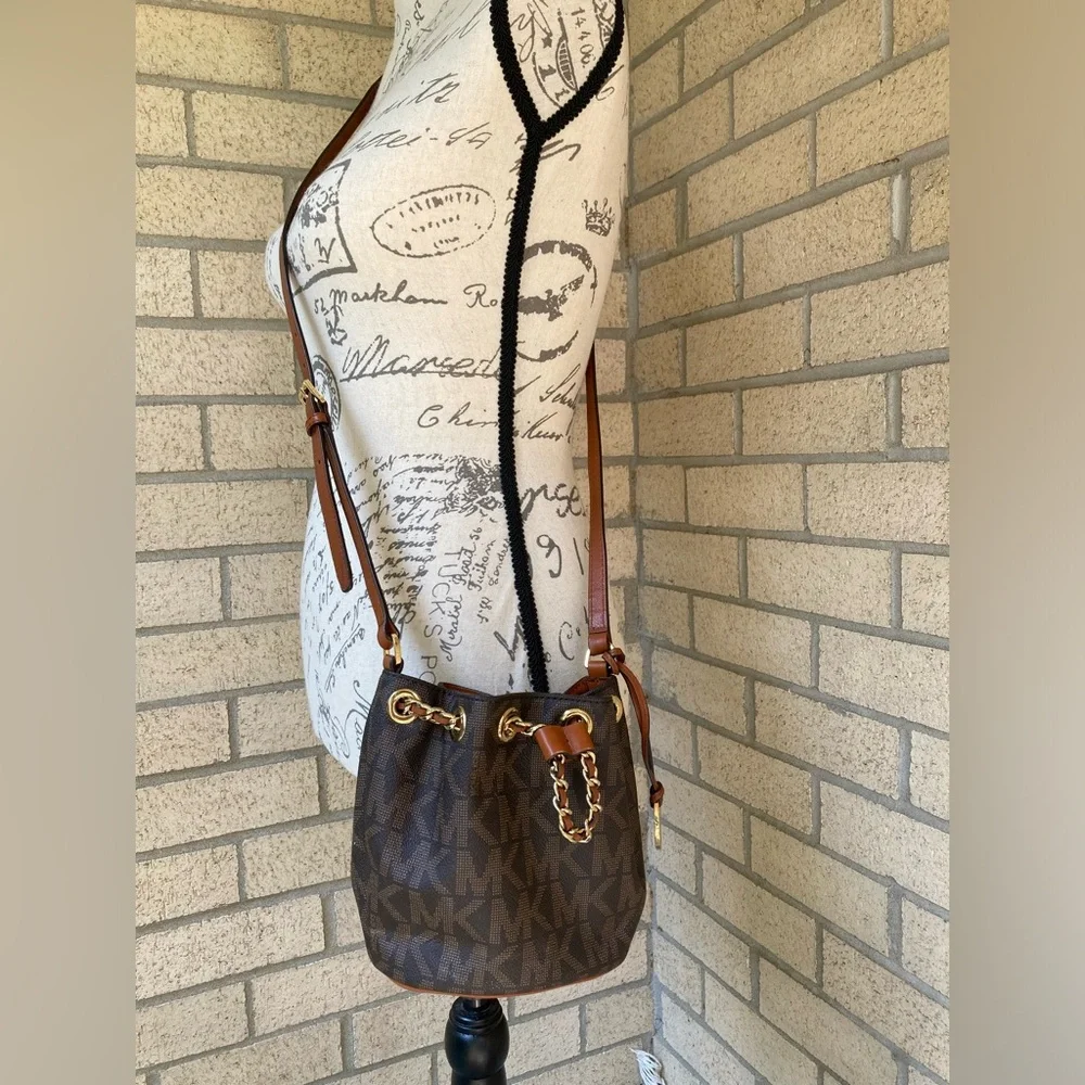 Michael Kors Brown Bucket Bag Crossbody Purse Gold Chain - Picture 3 of 17